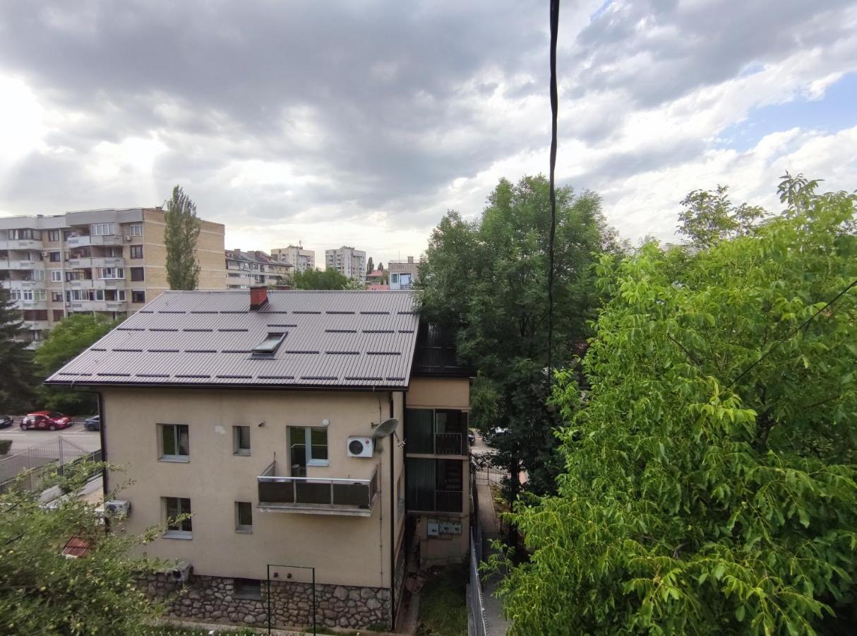 Cozy Room With A Balcony Сараево Екстериор снимка